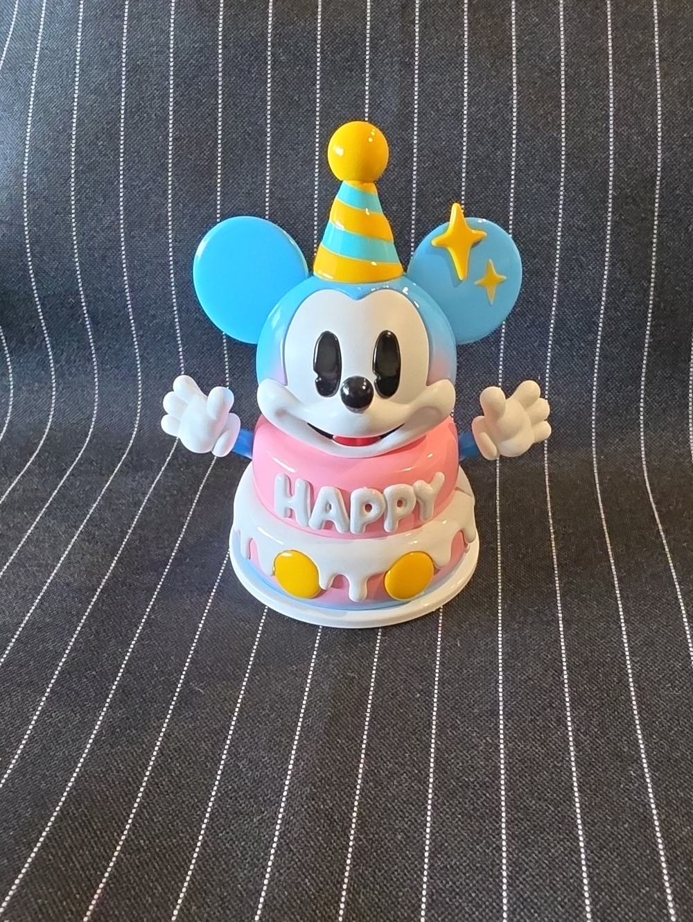 Pop Mart CAKE MICKEY, Childhood Of Boundless Imagination, Happy, Disney